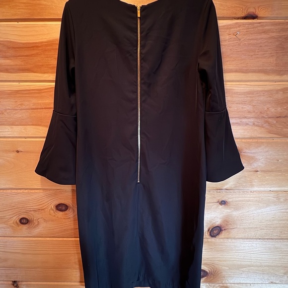 Carmen Marc Valvo Elegant Black Dress with Flared Sleeves size 6. NWOT - Picture 5 of 10